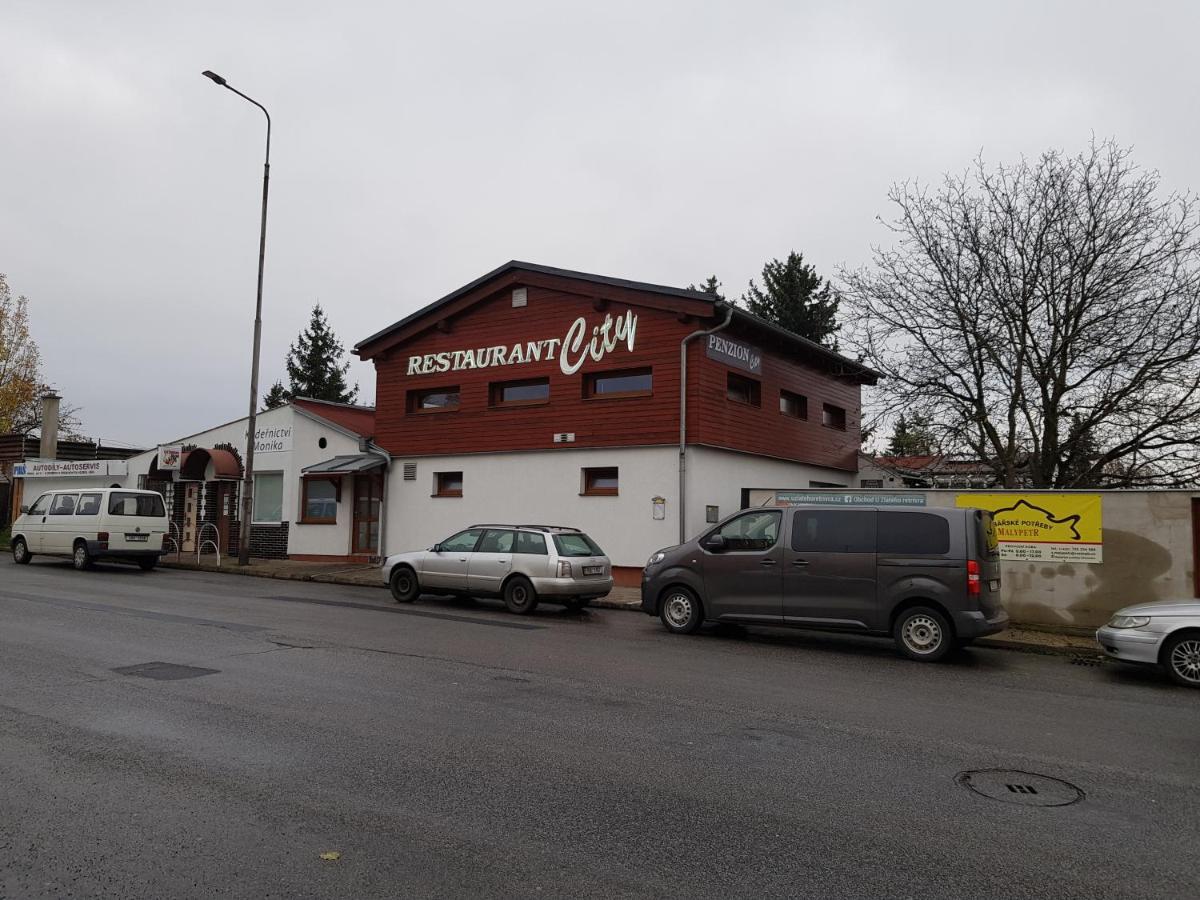 Restaurant Penzion City Jirkov Zewnętrze zdjęcie